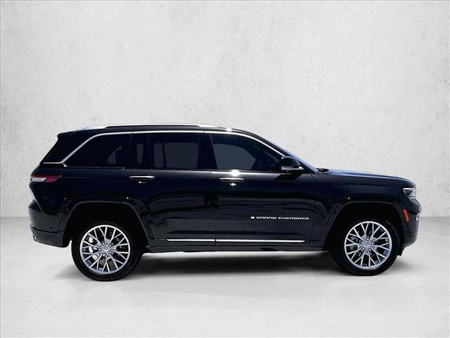 Used 2022 Jeep Grand Cherokee Summit RWD image 5