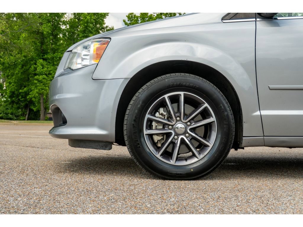 Used 2017 Dodge Grand Caravan SXT FWD image 10