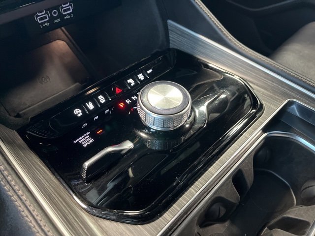 Used 2023 Jeep Wagoneer L Series II image 20