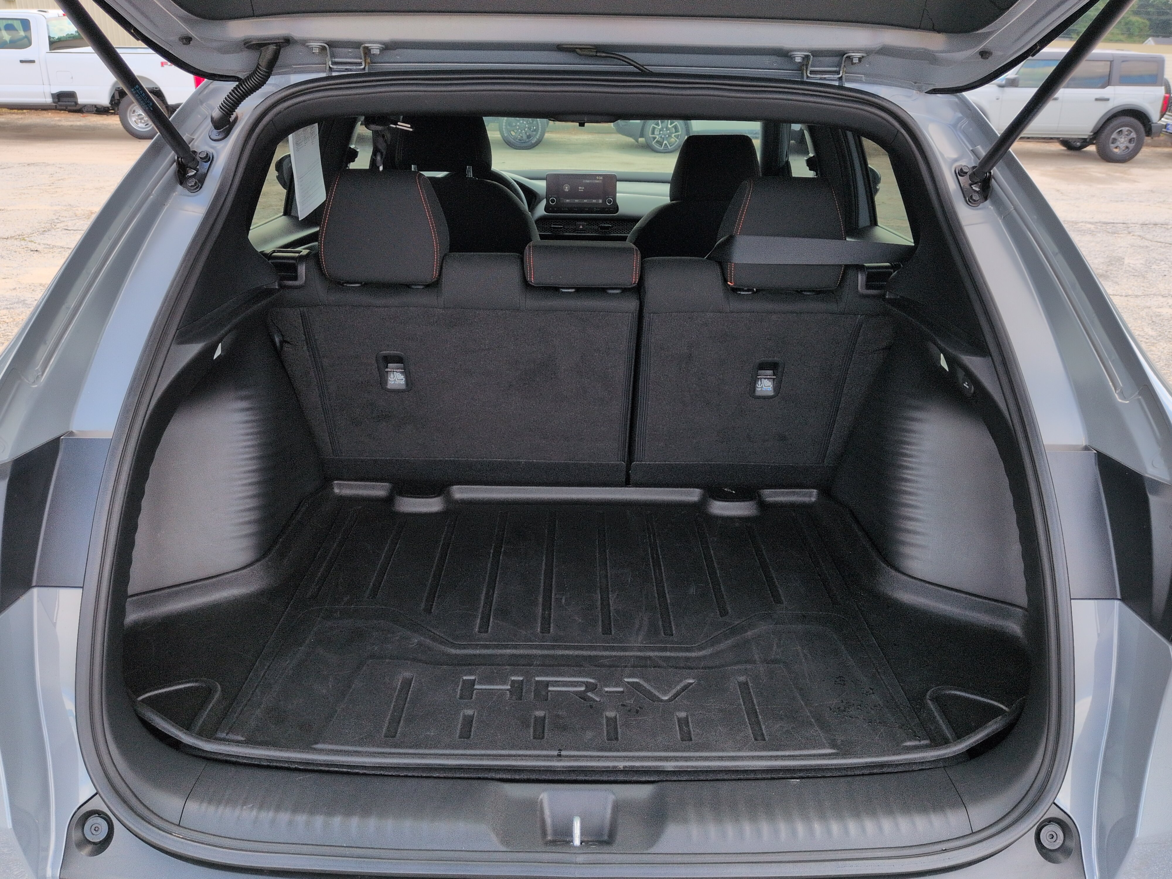 Used 2025 Honda HR-V Sport image 11