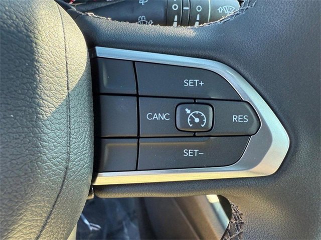 New 2025 Jeep Compass Latitude w/ Sun & Sound Group image 22