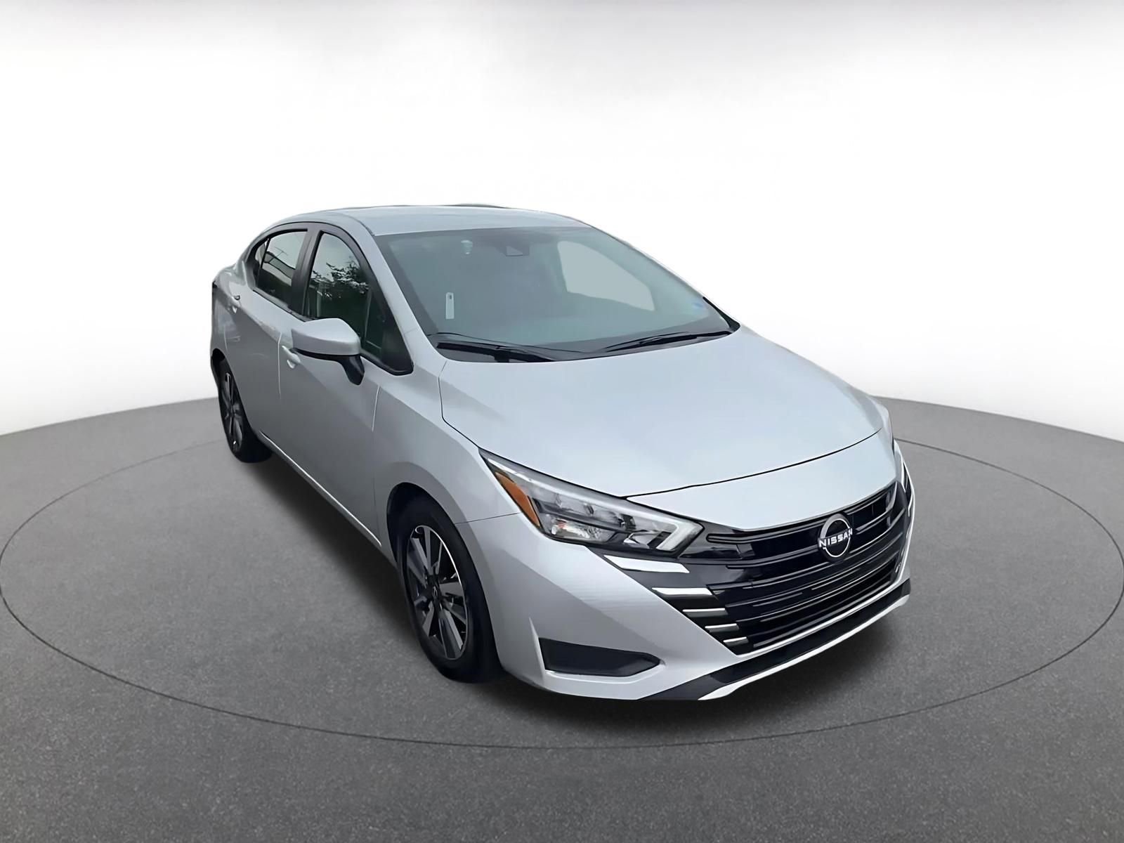 Used 2025 Nissan Versa SV FWD image 3
