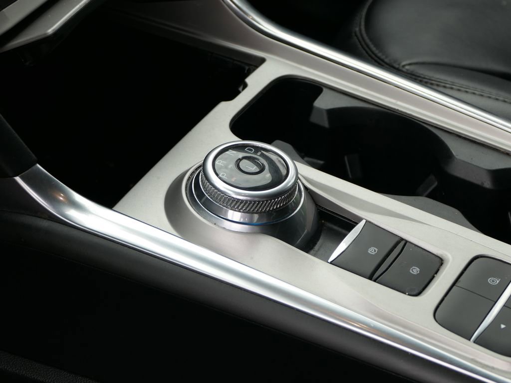 Used 2022 Ford Explorer XLT w/ Equipment Group 202A image 22