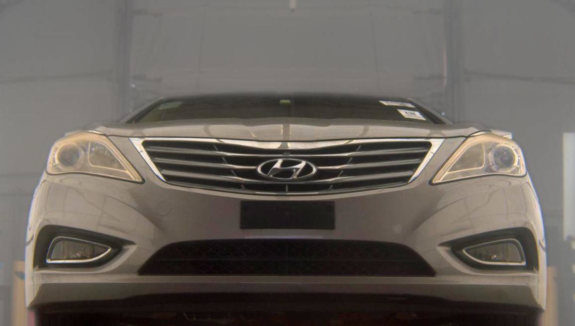 Used 2013 Hyundai Azera w/ Technology Pkg FWD image 3