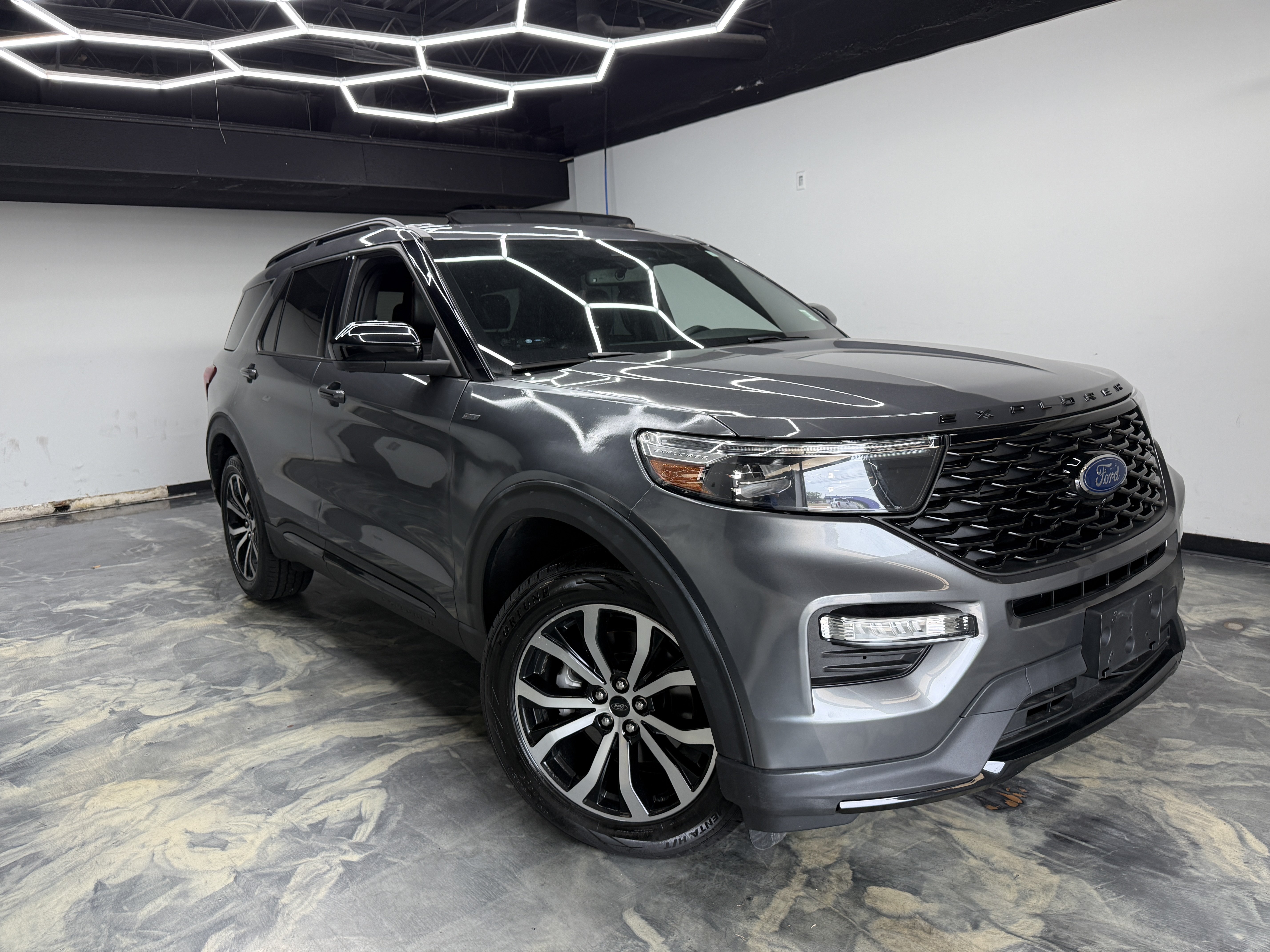 Used 2022 Ford Explorer ST-Line AWD/4WD image 6