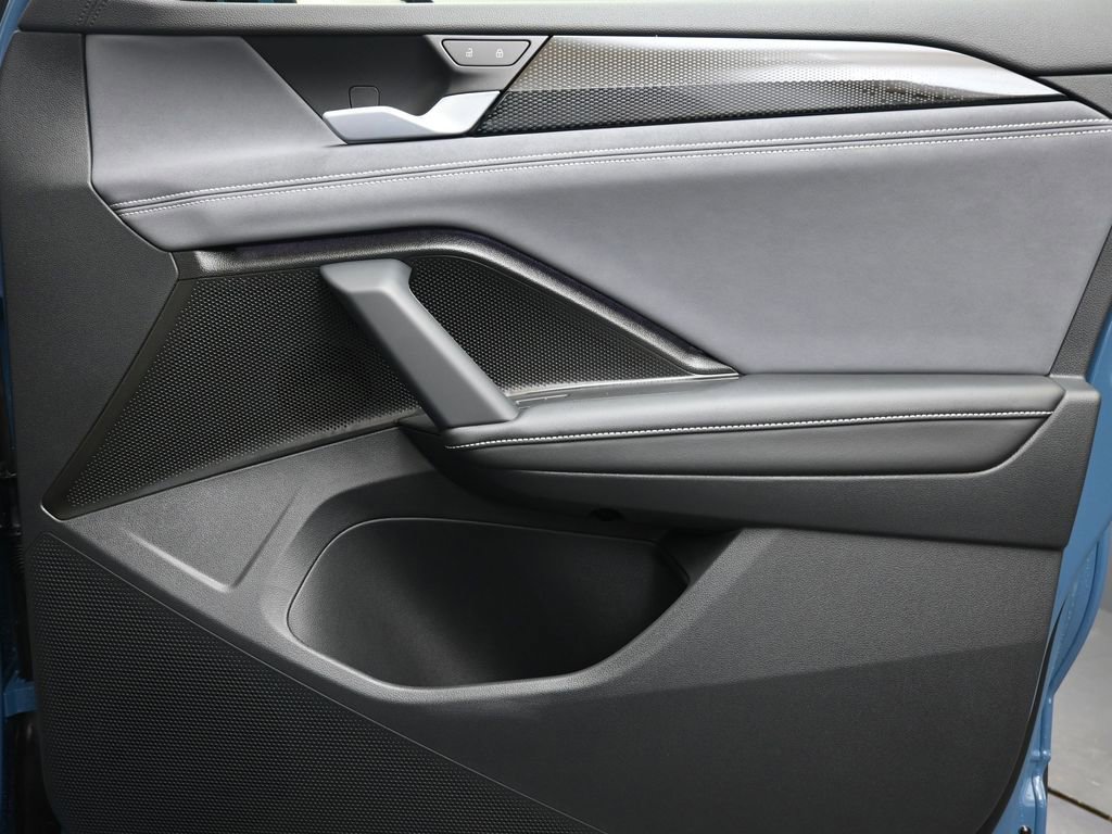 New 2026 Volkswagen Tiguan SE image 11