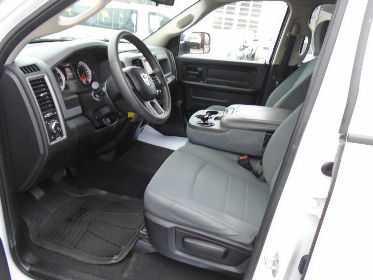 Used 2015 RAM 1500 Express image 8
