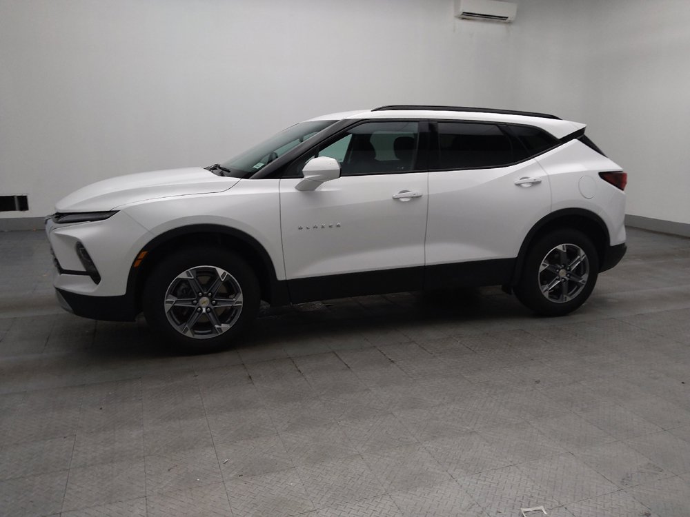 Used 2024 Chevrolet Blazer LT w/ Convenience Package FWD image 2
