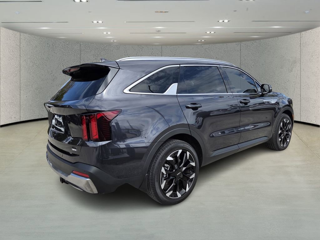 Used 2025 Kia Sorento EX w/ Panoramic Sunroof Package image 3