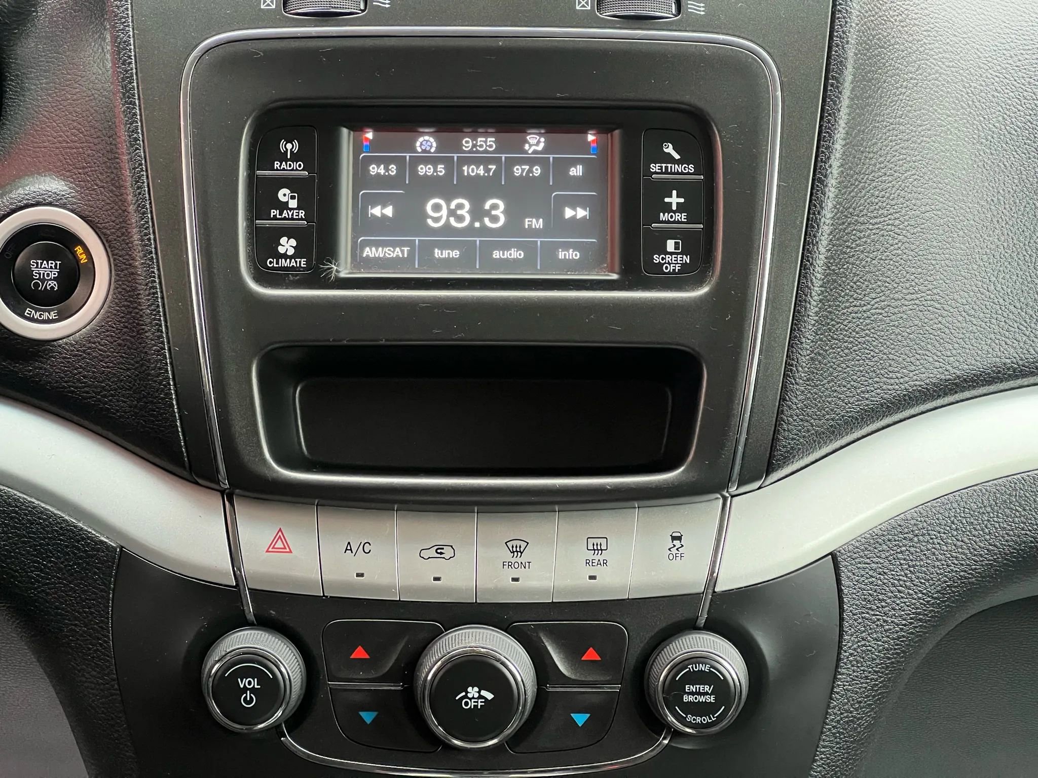 Used 2014 Dodge Journey SXT w/ Flexible Seating Group image 18