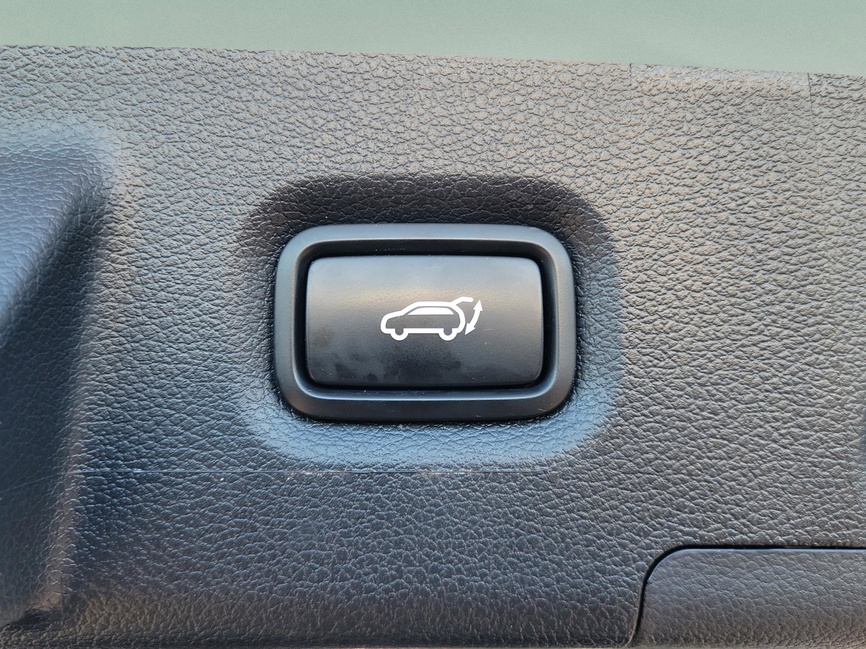 Certified 2023 Hyundai Santa Fe SEL image 9