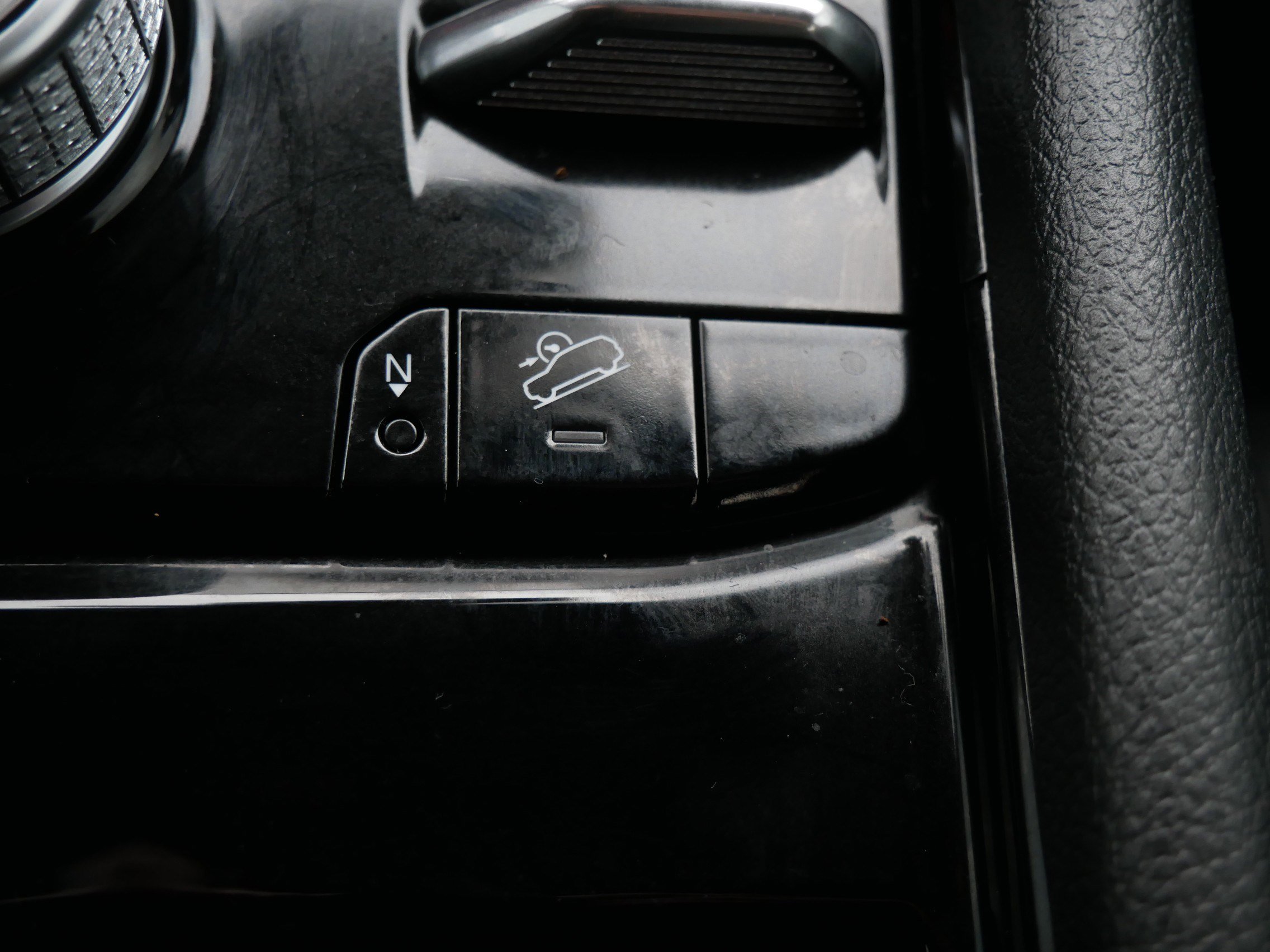 Used 2022 Jeep Grand Cherokee Overland w/ Luxury Tech Group IV image 32