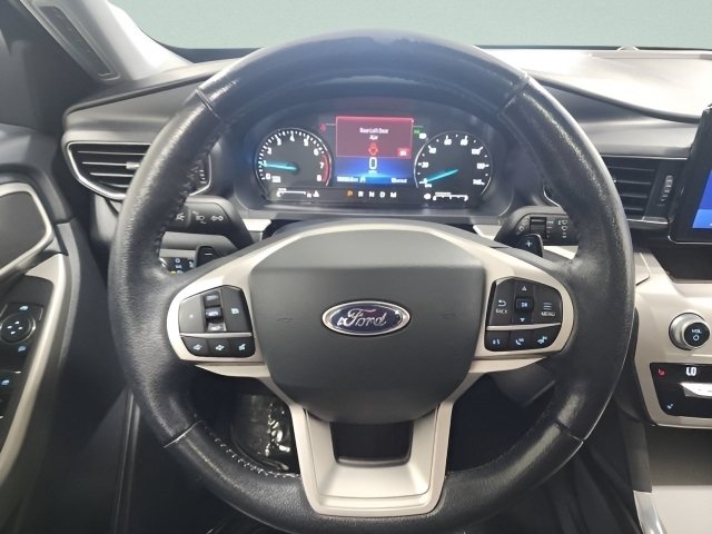 Used 2021 Ford Explorer XLT w/ Equipment Group 202A AWD/4WD image 27
