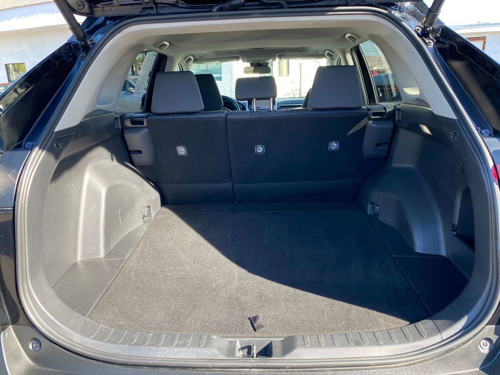 Used 2025 Toyota RAV4 XLE image 31