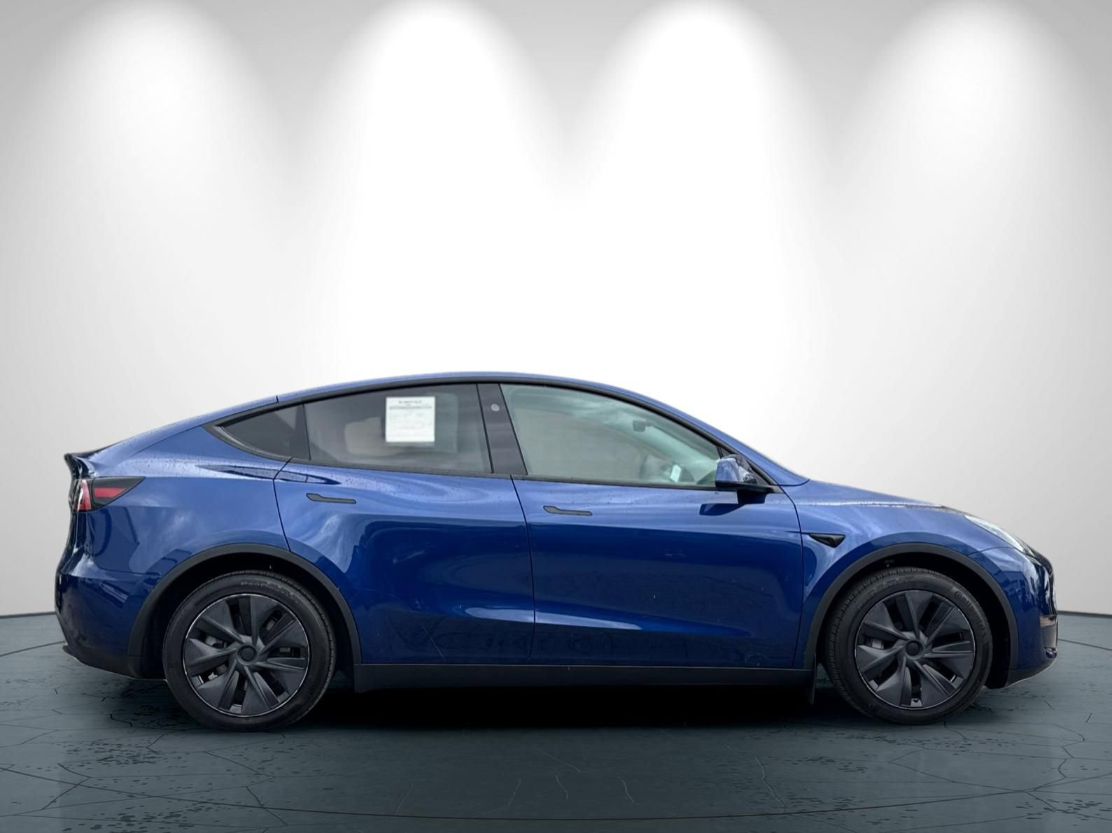 Used 2024 Tesla Model Y Long Range image 3