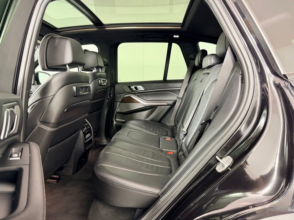 Used 2019 BMW X5 xDrive40i w/ M Sport Package AWD/4WD image 25