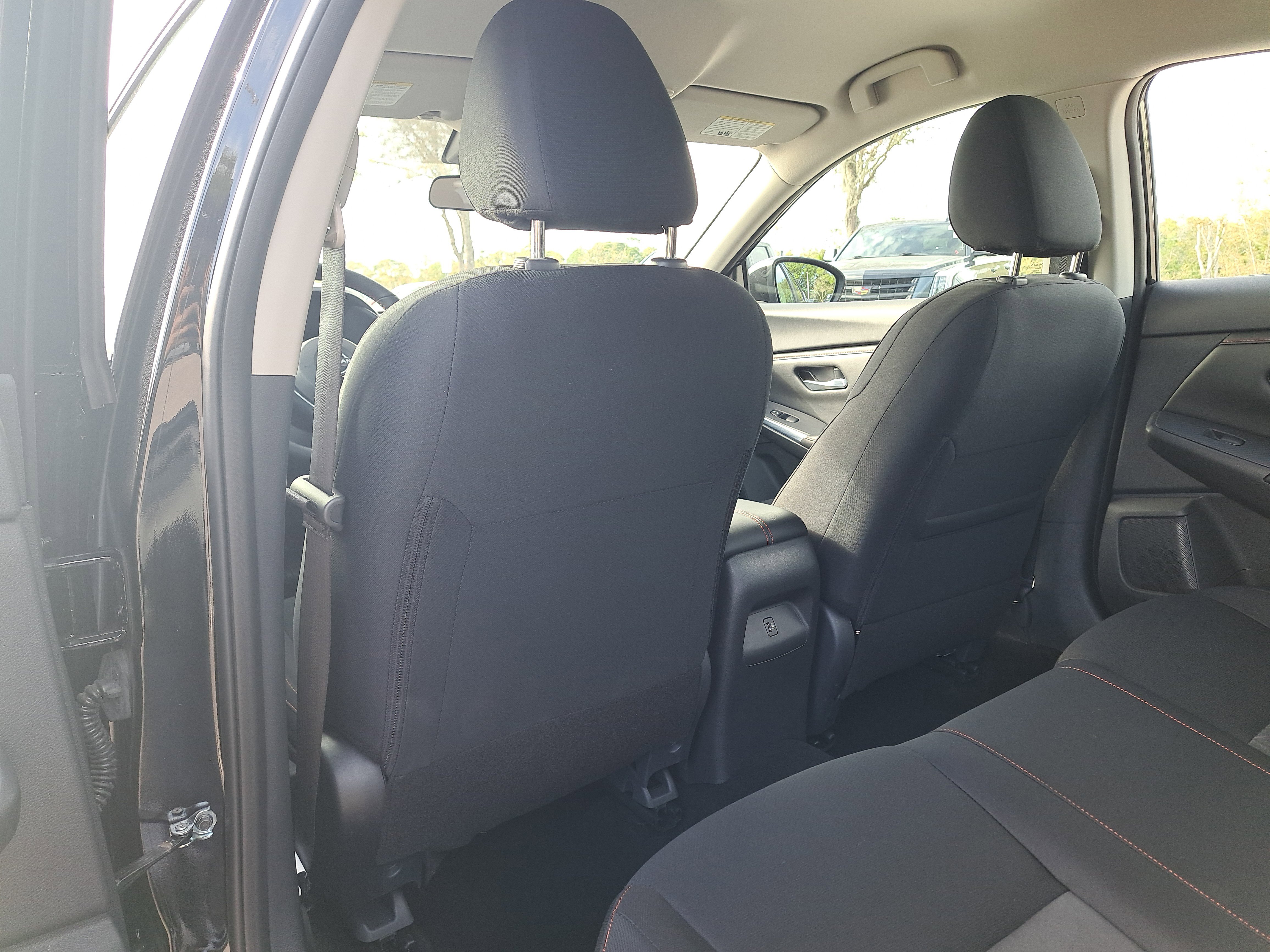 Certified 2025 Nissan Sentra SR FWD image 19