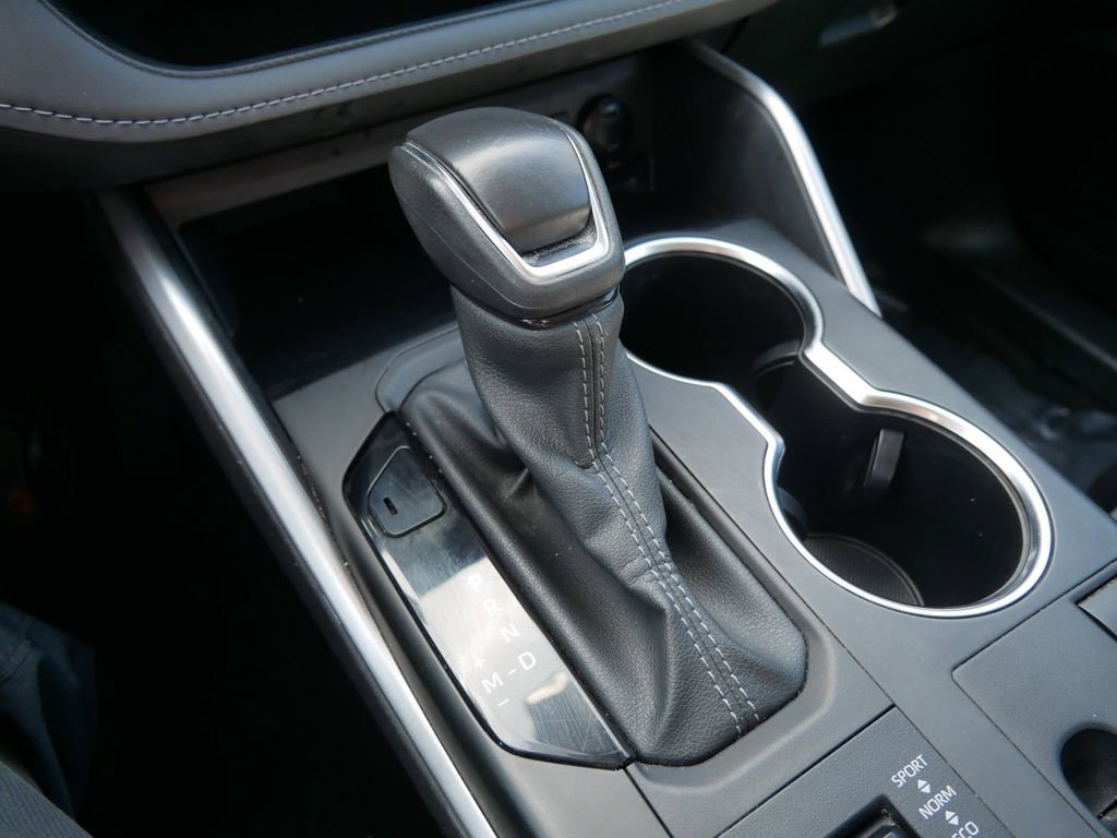 Used 2024 Toyota Highlander LE image 22