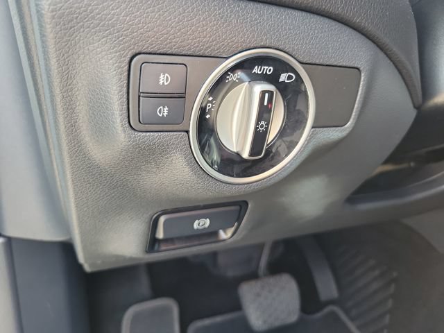 Used 2020 Mercedes-Benz GLA 250 4MATIC w/ Premium Package image 20