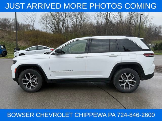 Used 2023 Jeep Grand Cherokee Limited w/ Trailer Tow Prep Group (B) image 4