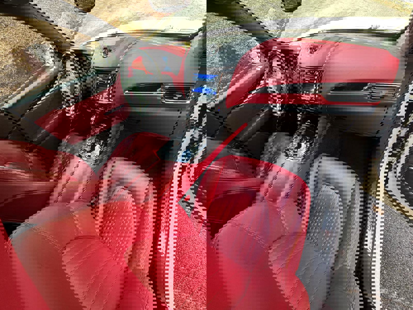 Used 2018 Maserati Levante GranLusso image 33