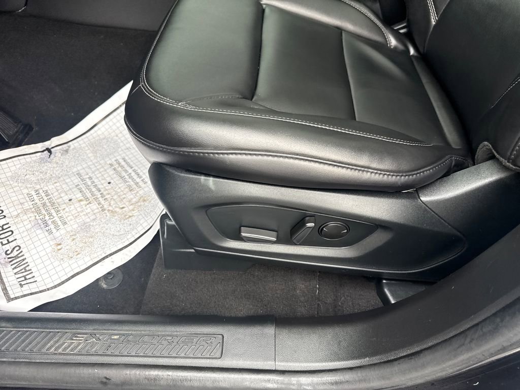 Used 2023 Ford Explorer XLT w/ Equipment Group 202A image 30