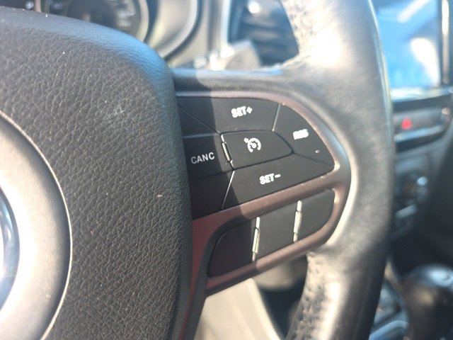 Used 2020 Jeep Cherokee Limited image 17