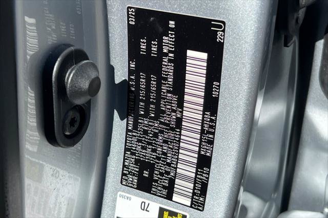 Certified 2025 Toyota Corolla Cross AWD Hybrid image 33