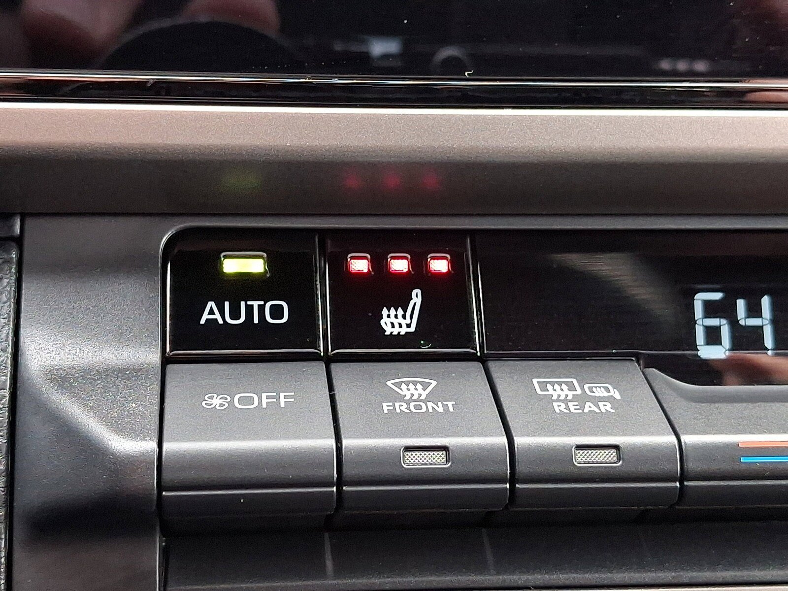 Used 2026 Toyota Camry Hybrid w/ Multimedia Upgrade Package FWD image 24