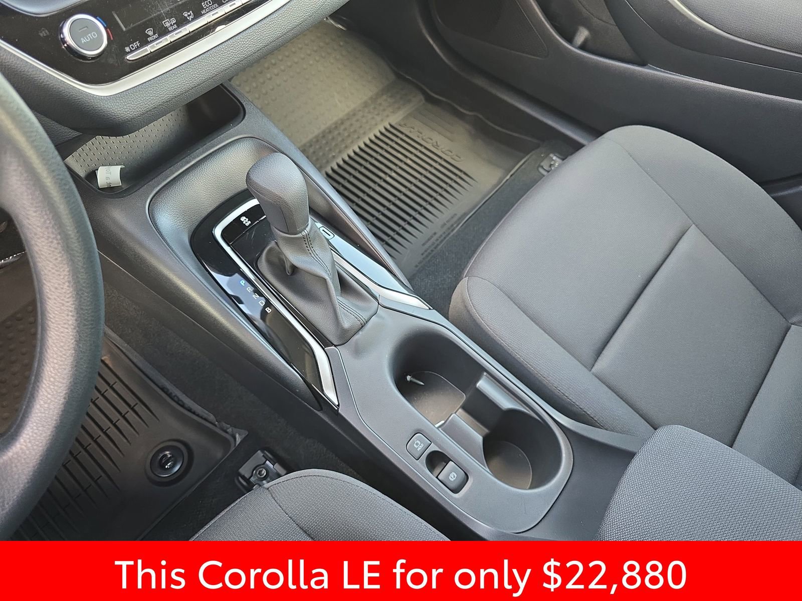 Used 2025 Toyota Corolla LE w/ Convenience Package image 31