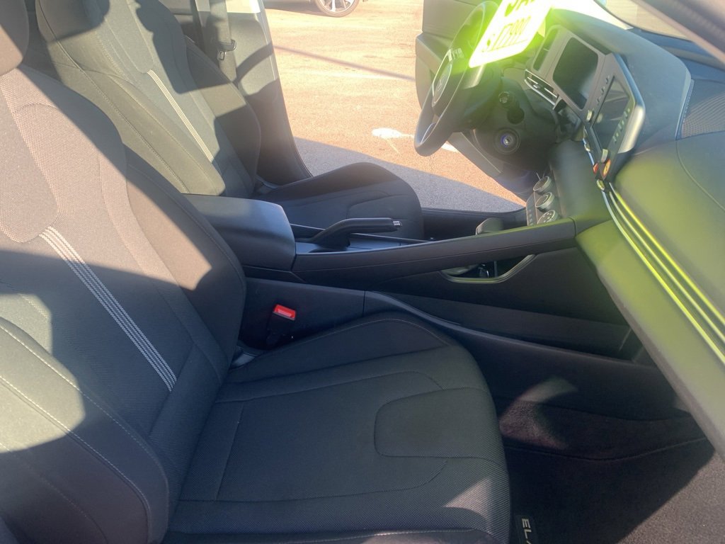 Certified 2024 Hyundai Elantra SE image 14