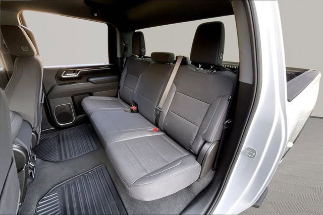 Used 2025 Chevrolet Silverado 2500 LT w/ Convenience Package image 16