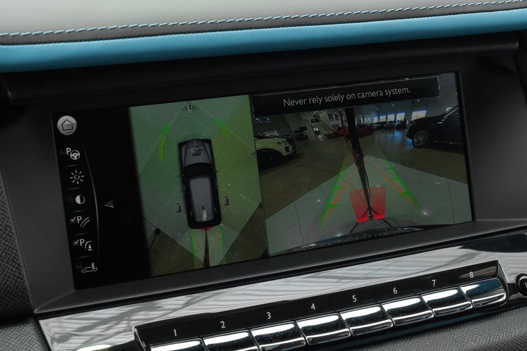 Used 2022 Rolls-Royce Cullinan w/ Cullinan Package image 19