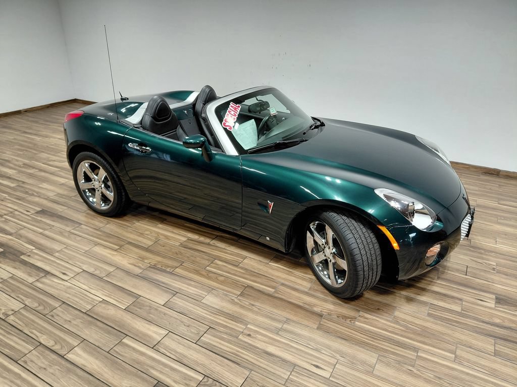 Used 2007 Pontiac Solstice Convertible w/ Premium Package RWD image 19