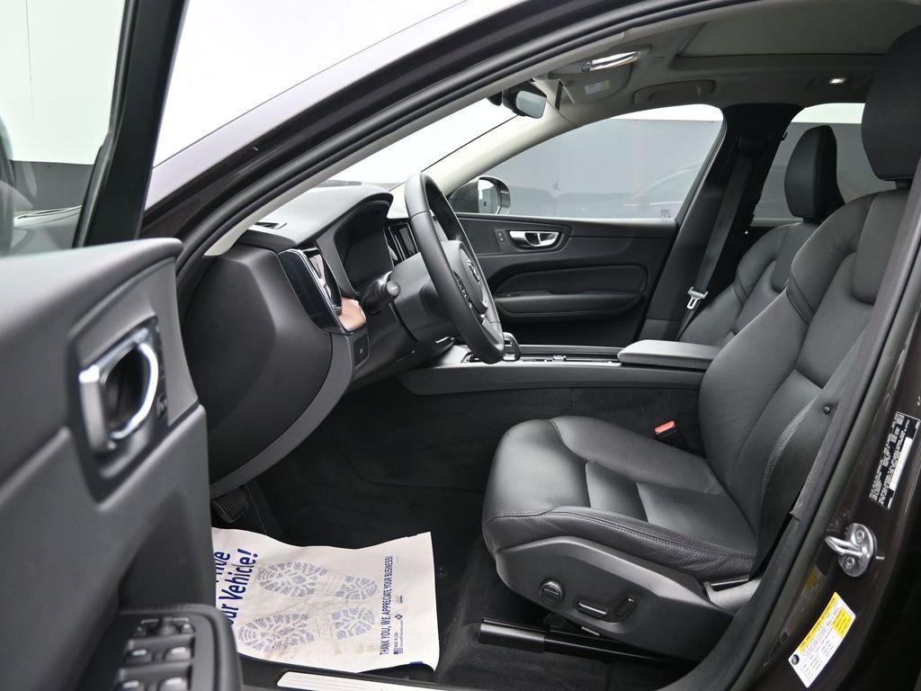 Certified 2023 Volvo XC60 B5 Plus w/ Protection Package Premier image 11