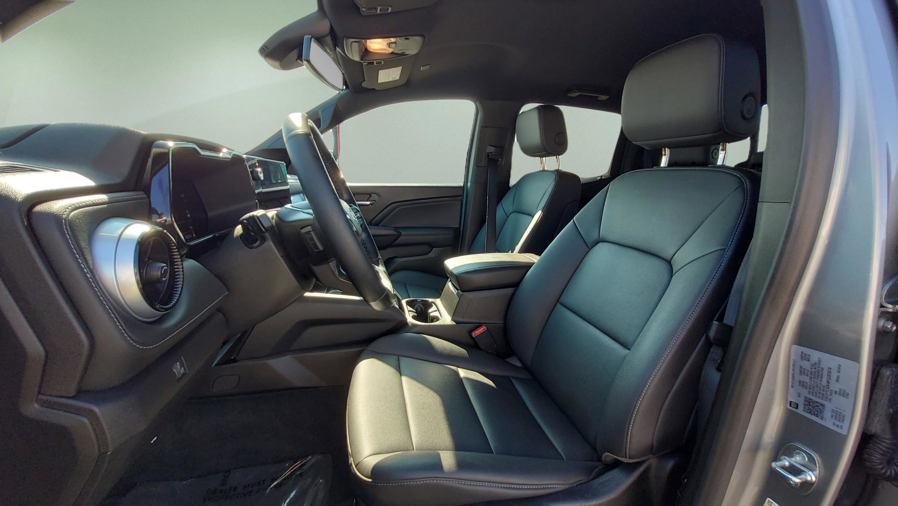 Used 2023 Chevrolet Colorado LT w/ LT Convenience Package III image 27