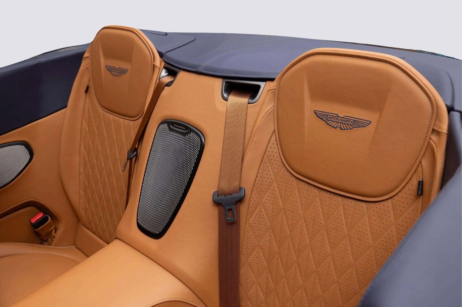 Used 2024 Aston Martin DB12 Convertible image 49