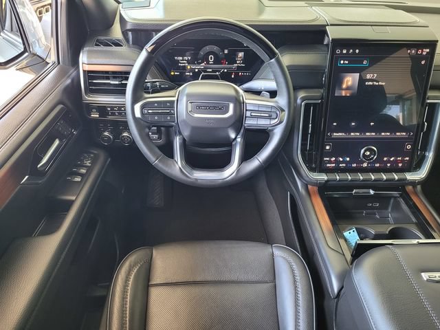 Used 2025 GMC Yukon XL Denali w/ Denali Reserve Package AWD/4WD image 16