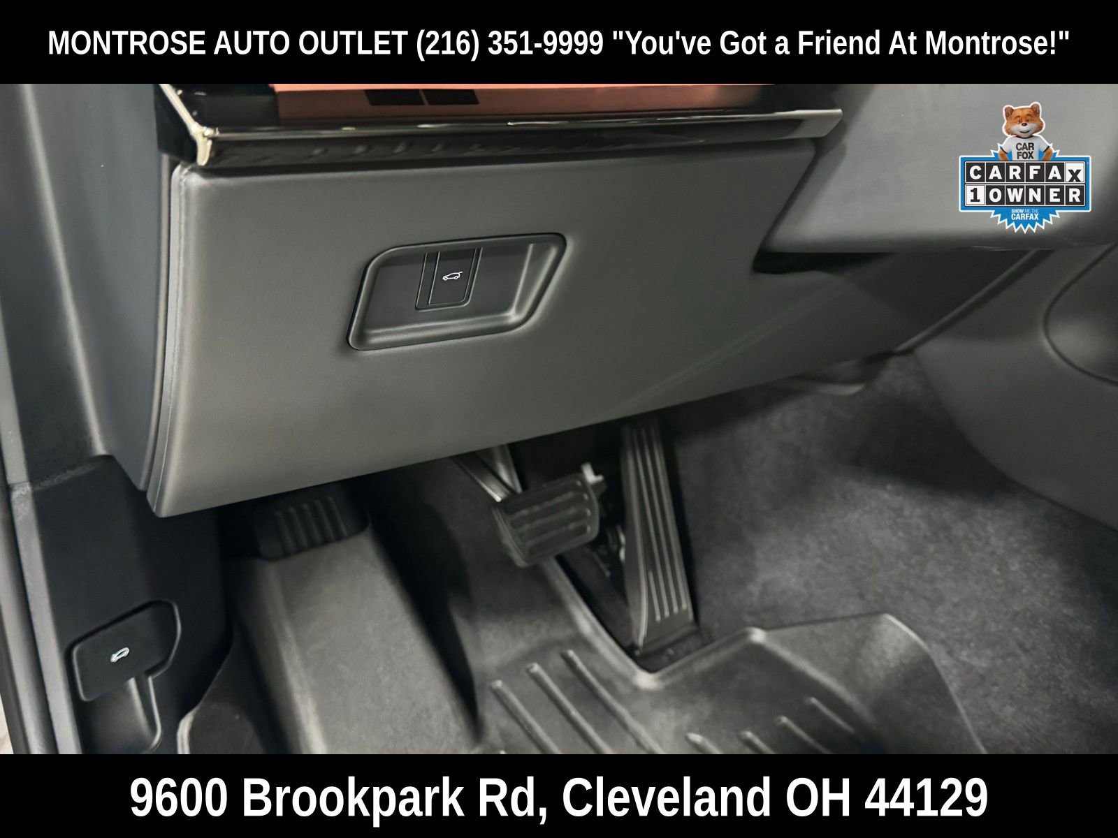 Used 2025 Land Rover Range Rover Sport SE image 16