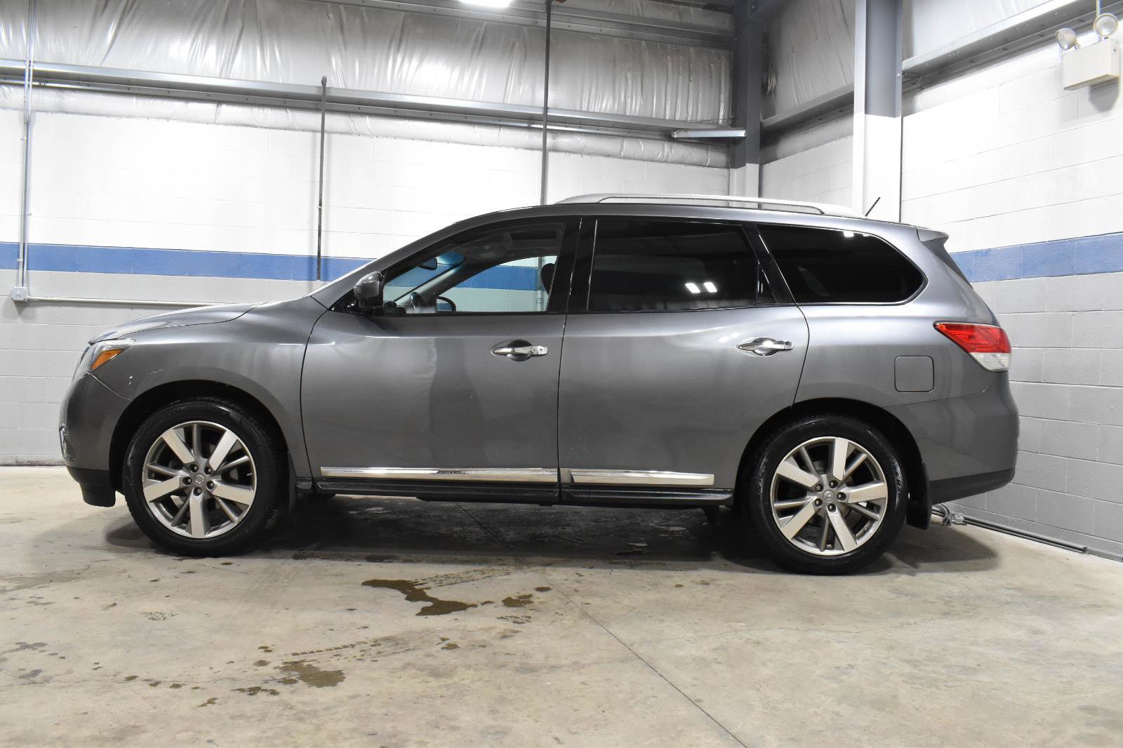Used 2015 Nissan Pathfinder Platinum w/ Cargo Package AWD/4WD image 21