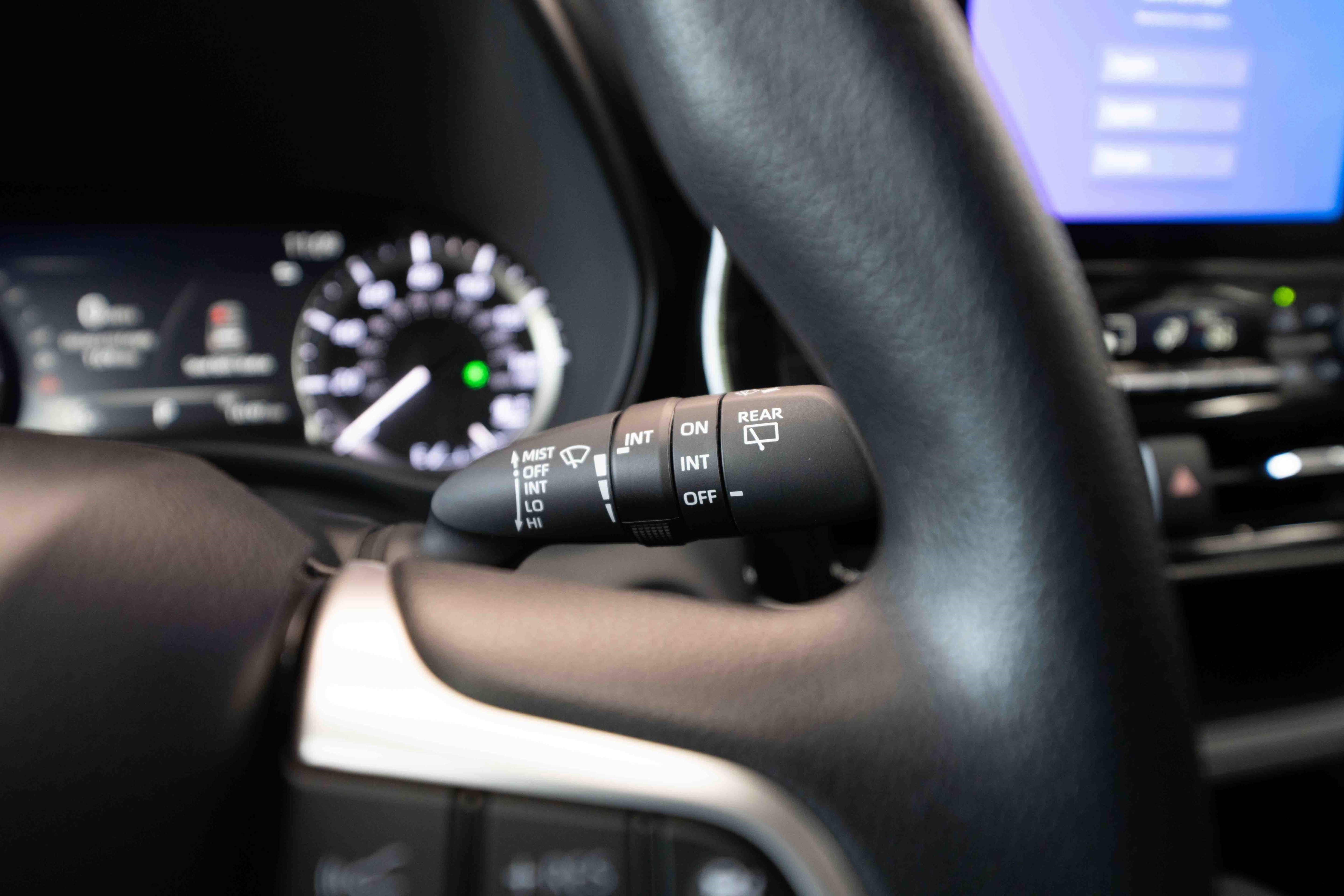 Used 2023 Toyota Highlander L image 14