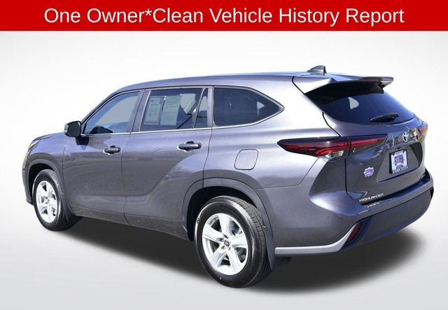 Used 2024 Toyota Highlander LE image 3