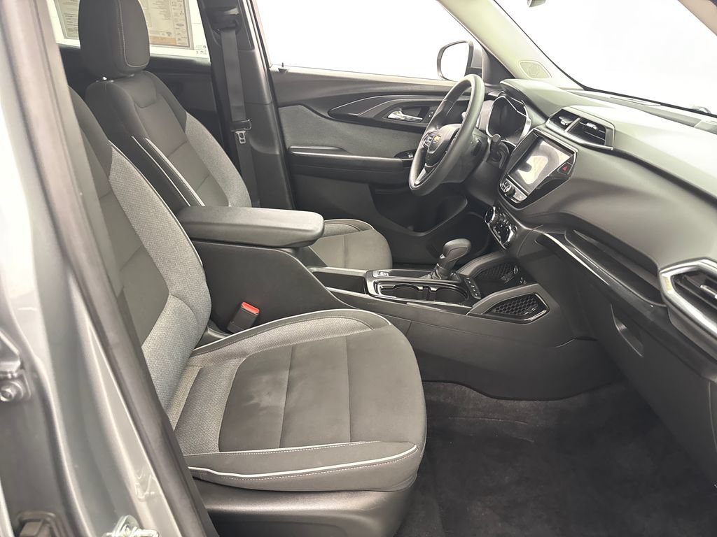 Used 2023 Chevrolet TrailBlazer LT w/ Convenience Package AWD/4WD image 25