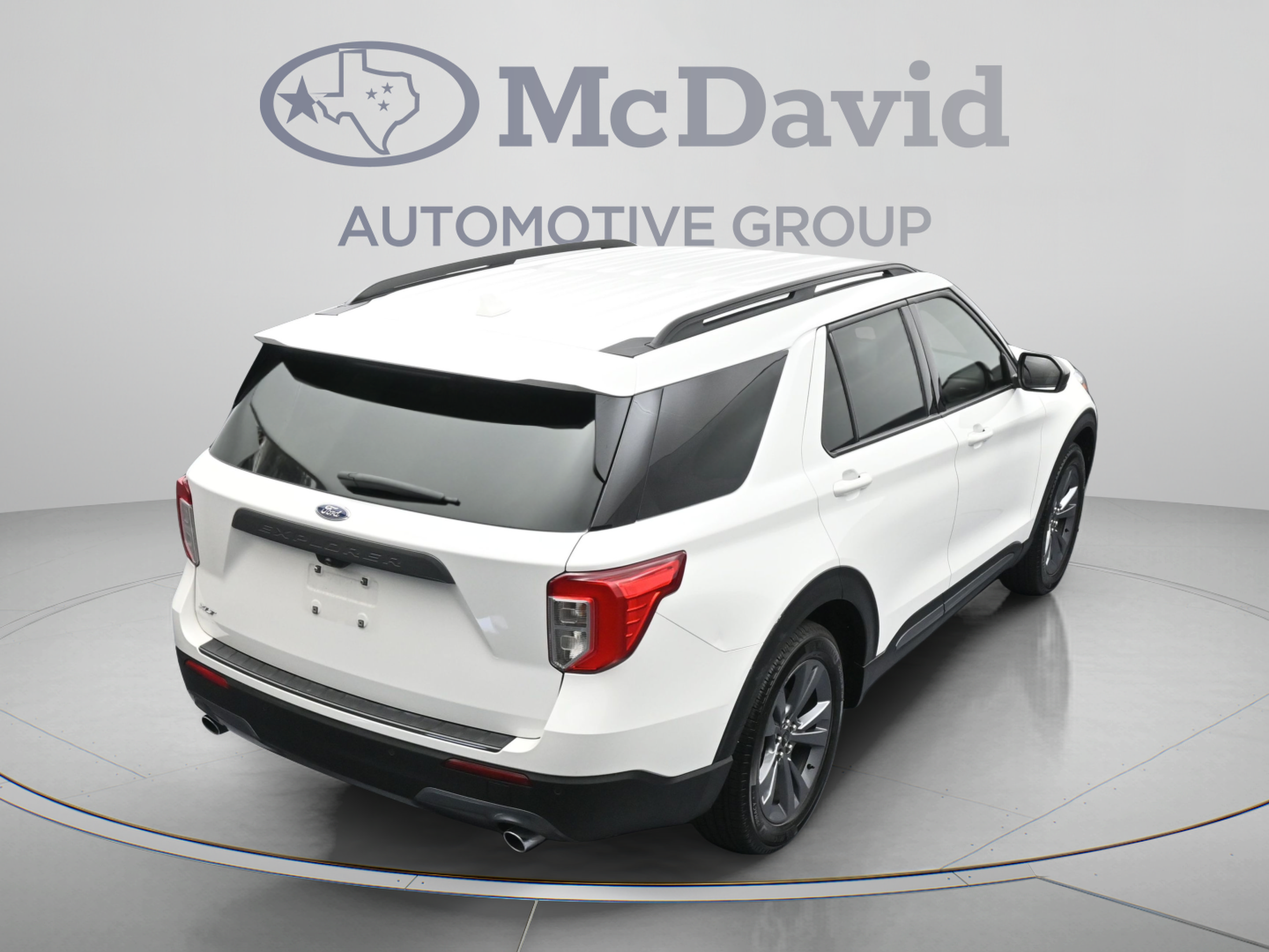 Used 2023 Ford Explorer XLT w/ Equipment Group 202A RWD image 39