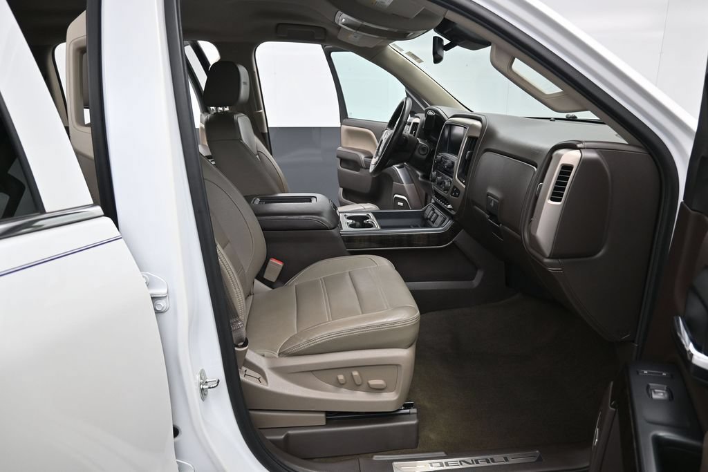 Used 2016 GMC Sierra 1500 Denali w/ Enhanced Driver Alert Package AWD/4WD image 36