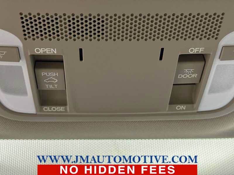 Used 2017 Acura ILX FWD image 31
