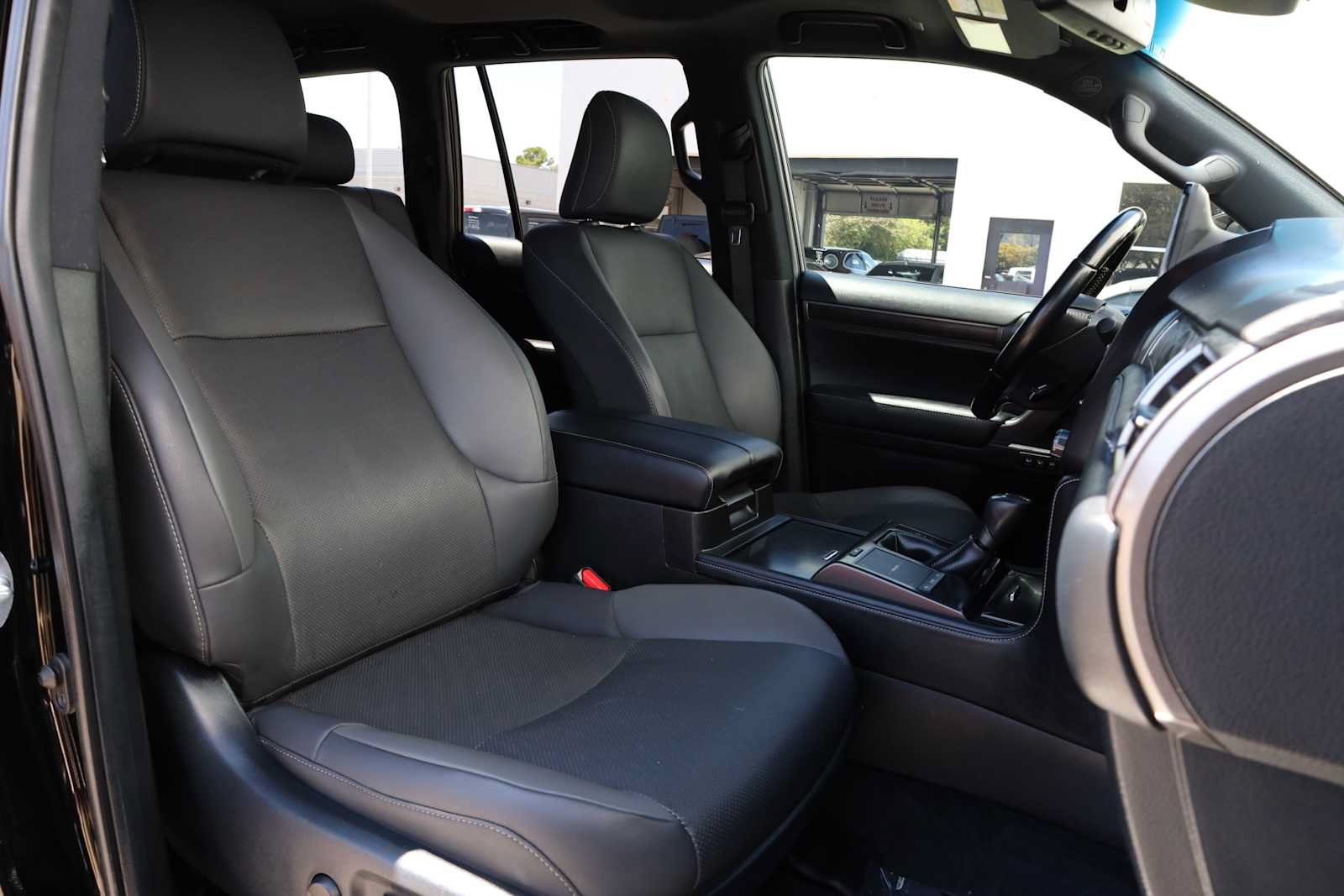 Used 2022 Lexus GX 460 w/ Black Line Special Edition AWD/4WD image 35