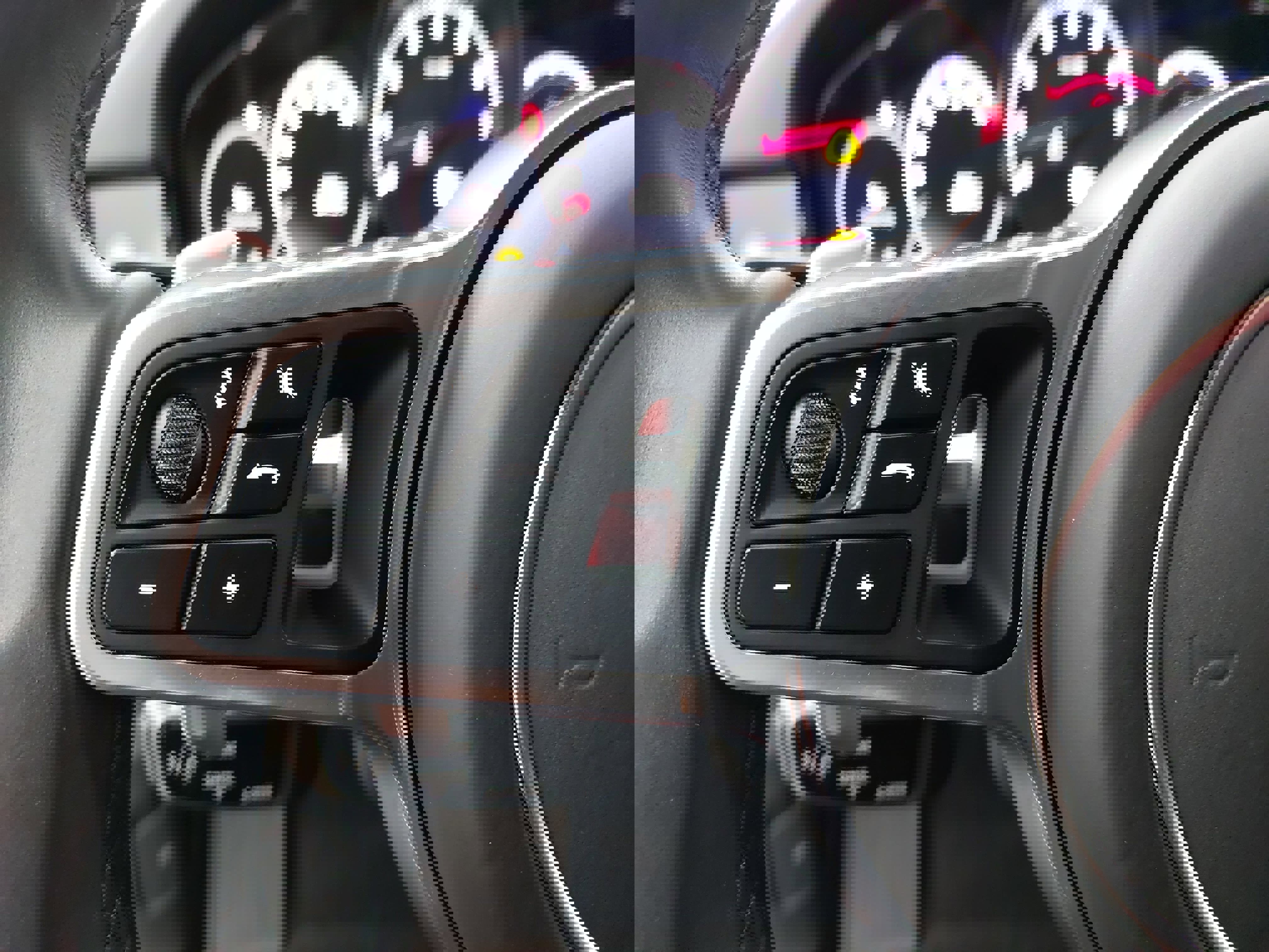 Used 2023 Porsche Cayenne Platinum Edition w/ Premium Package Plus image 19