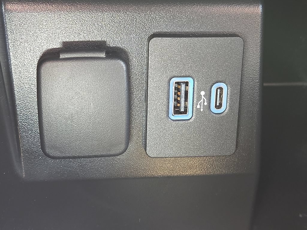 Used 2024 Ford Explorer XLT w/ Equipment Group 202A AWD/4WD image 25
