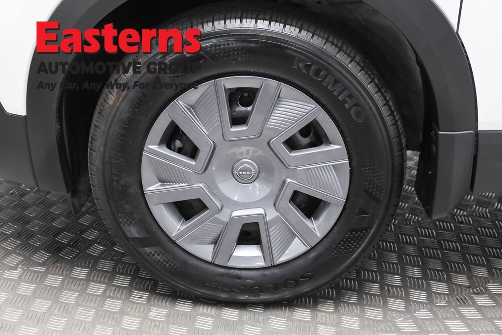 Used 2025 Nissan Kicks S image 32